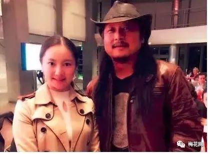教科书一般的炒作套路，公众号刷粉平台，“小二姐”是如何0成本引爆朋友圈的