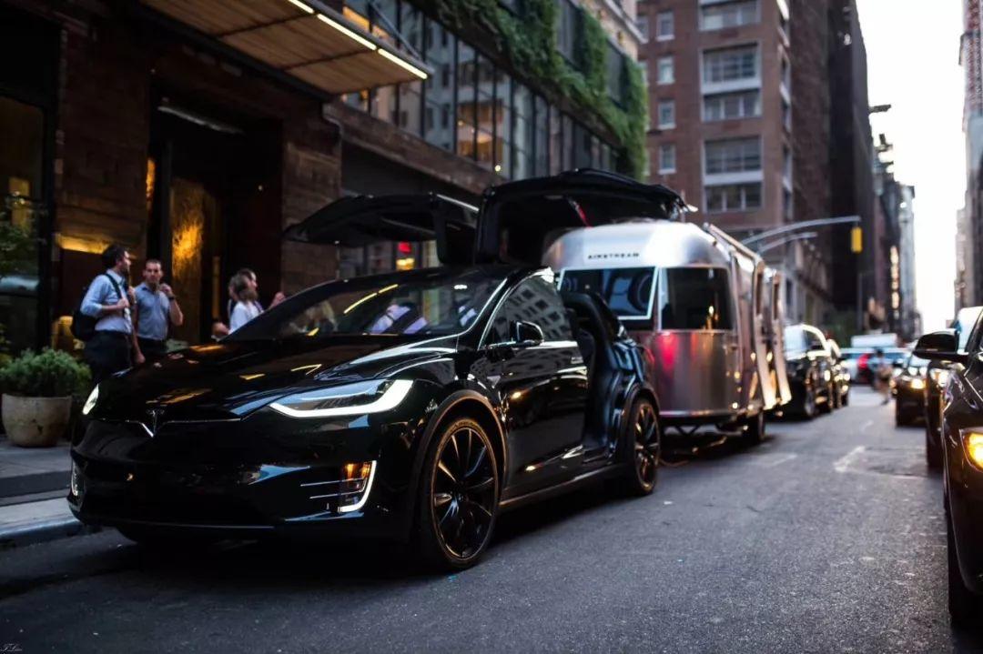 为什么大家都要去造车？