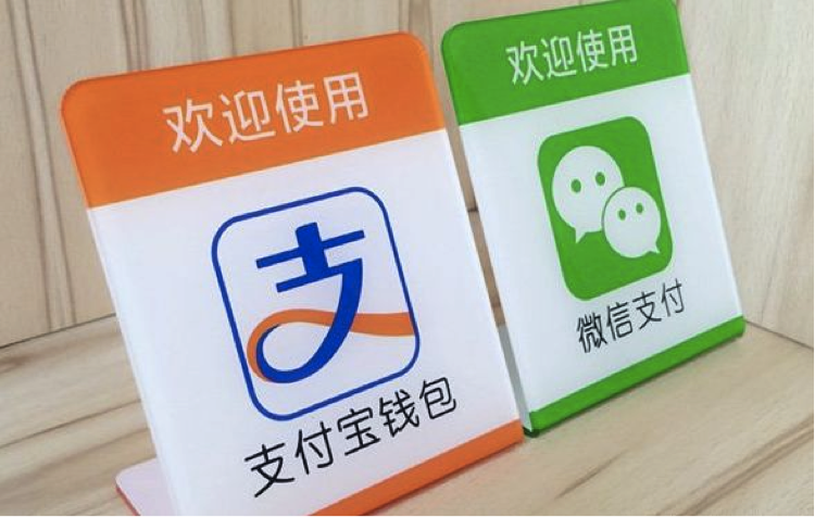 外卖巨头美团对阵饿了么，背后是怎样的一场商业博弈？